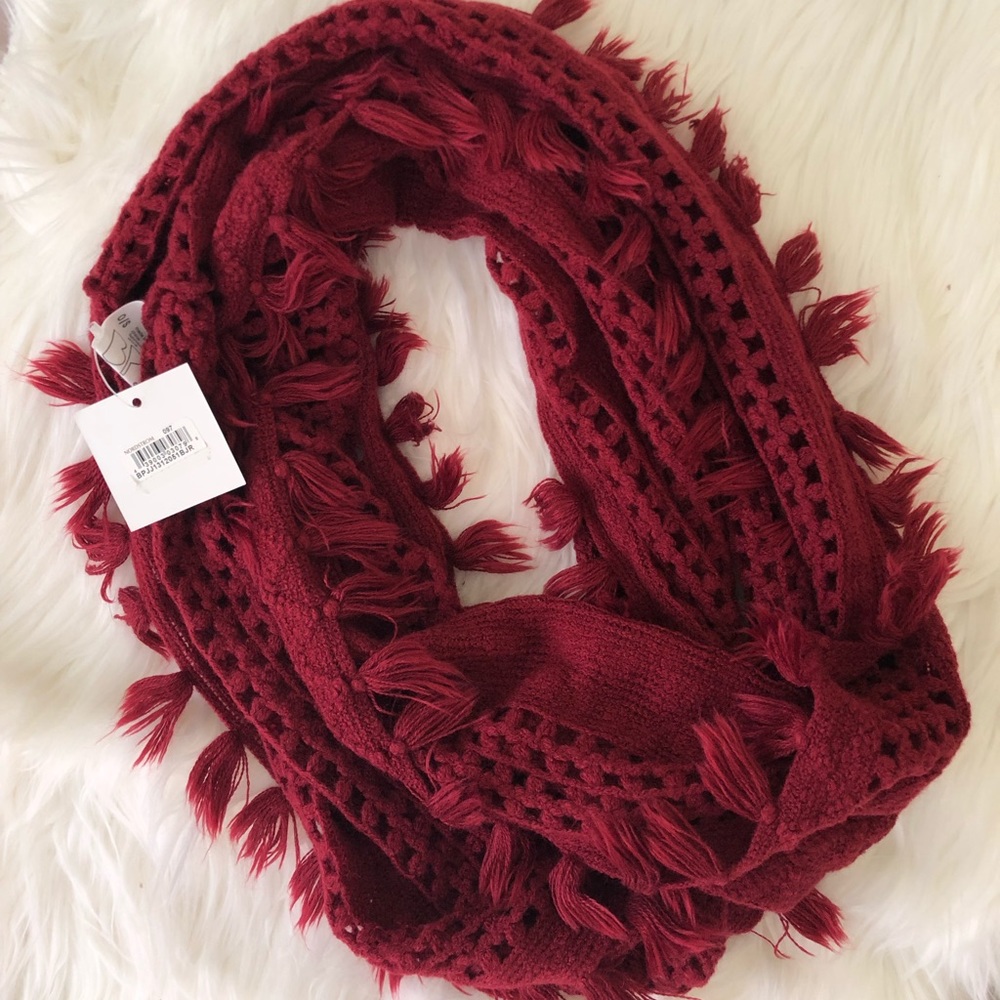 BP NEW WITH TAGS RED SCARF